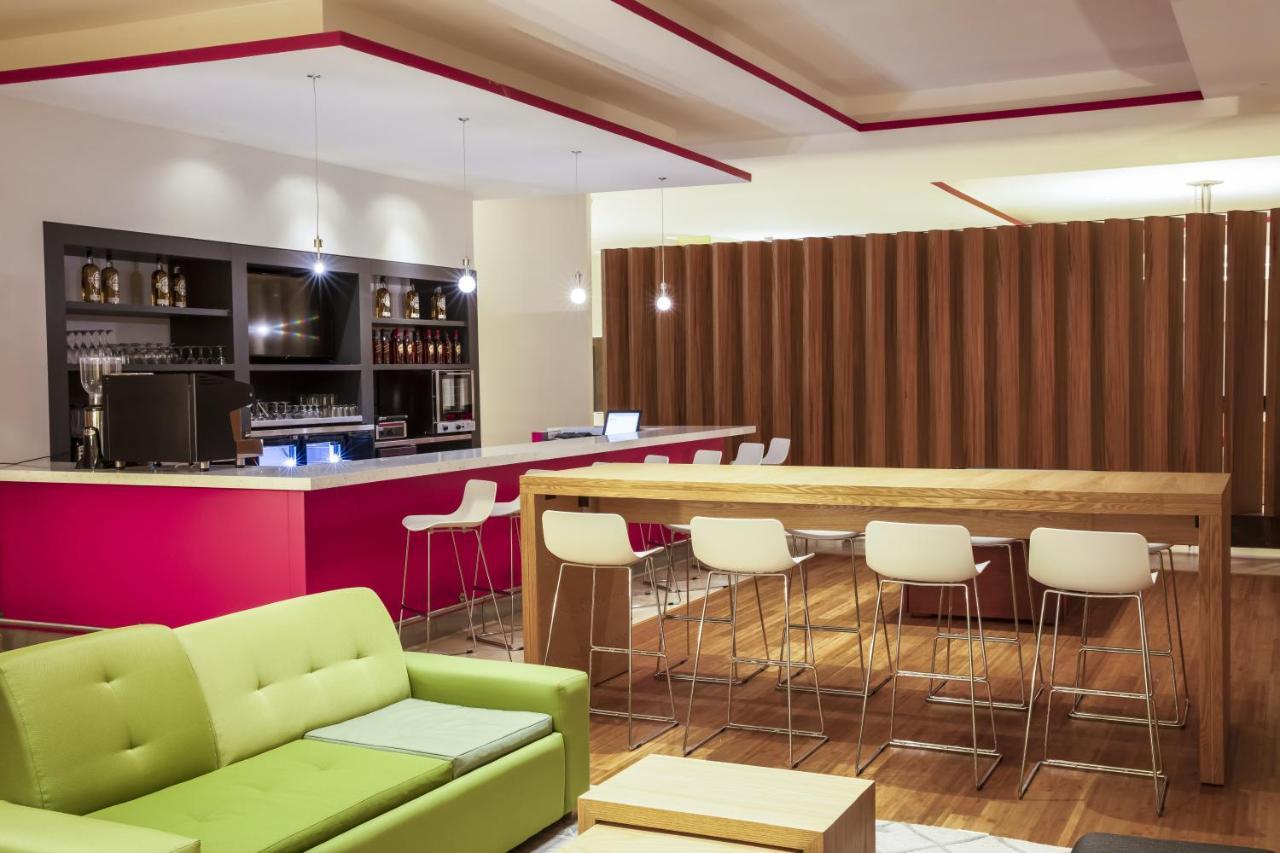 Fiesta Inn Celaya Galerias Extérieur photo